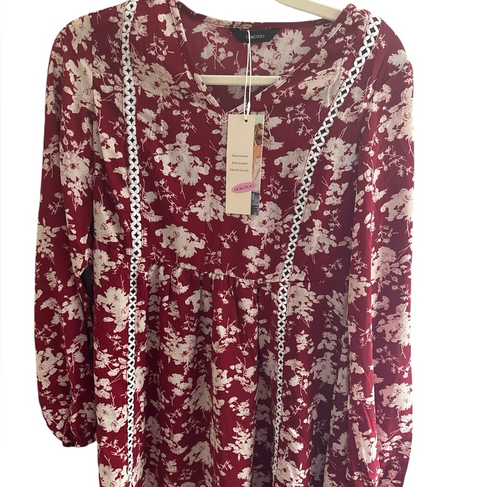 Dokotoo Women’s‎ NWT Size Small Red White Floral Lined Mini Dress